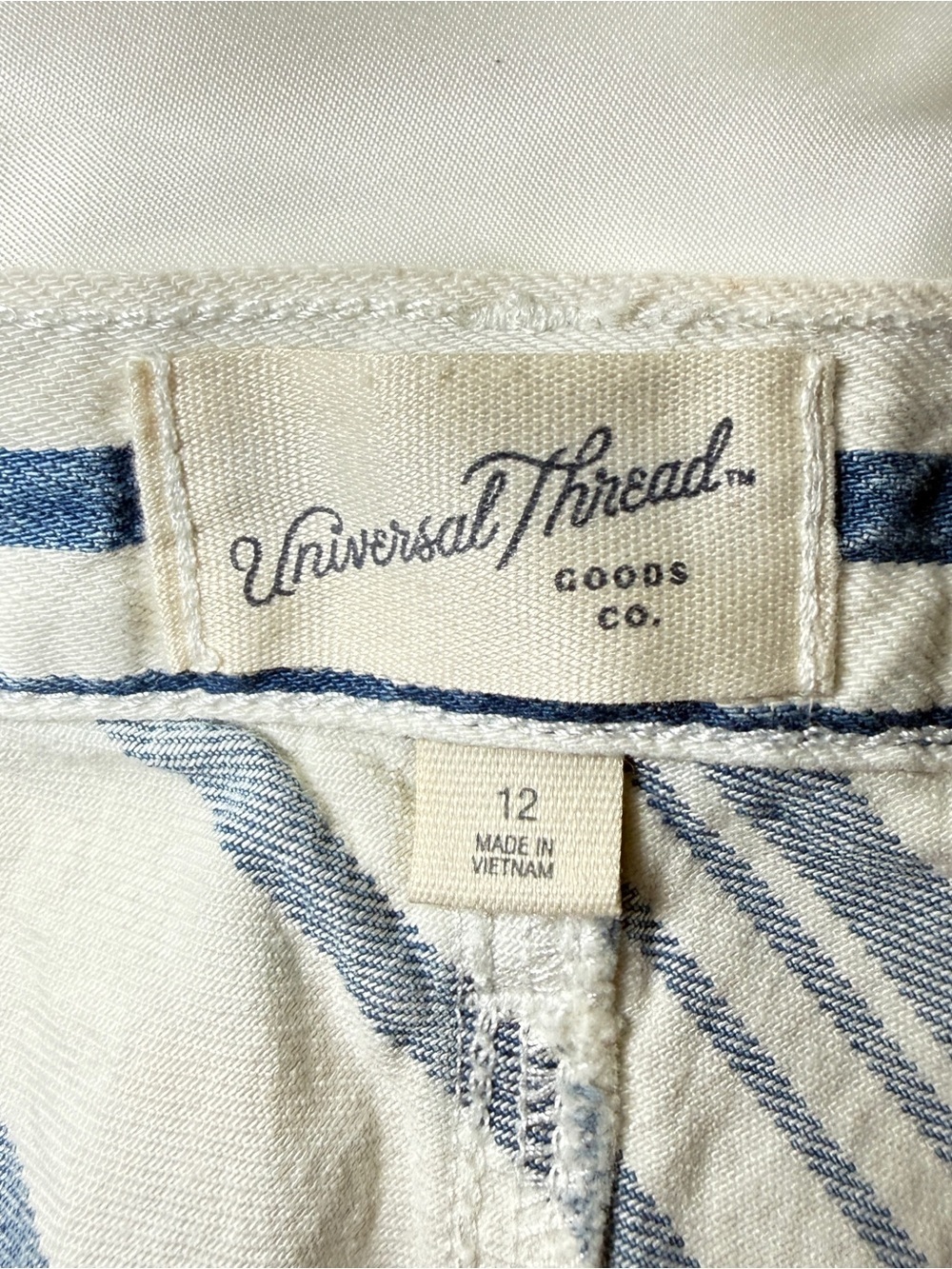 Universal Thread Denim Skirt - Picture 3 of 6